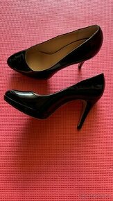 Nové 50%sleva Dámské boty vel 38 na vyšším podpatku