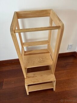 Dětská věž učící, schůdky