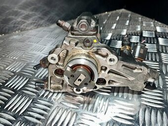 //Vstřikovací Čerpadlo Mercedes OM646 Delphi//