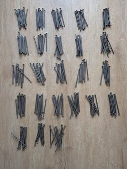 Prodám stavební hřebíky 90 a 70 mm – cena 120 Kč