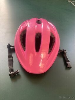 Dětská růžová cyklistická přilba