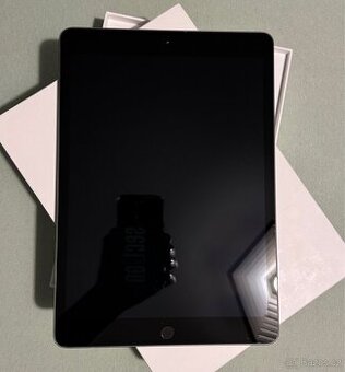 IPad 8 generace barva (Grey)
