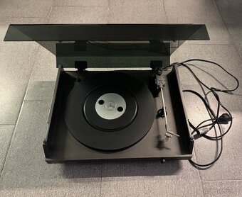 Gramofon Tesla NC 470