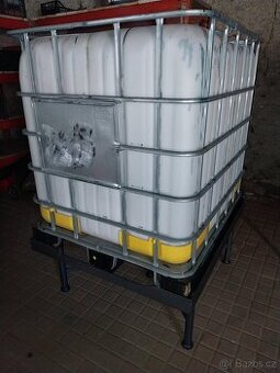 IBC nádrž včetně stojanu