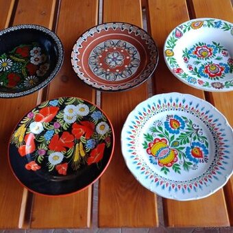 Staré talíře na zeď