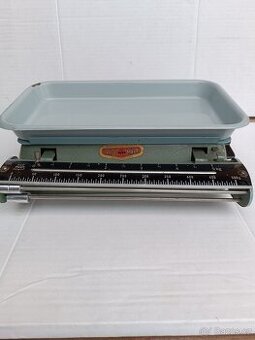 Stará kuchyňská váha " KVZ SEMILY" 1961