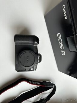 Canon EOS R - top stav