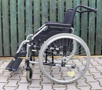 033-Mechanický invalidní vozík Meyra. - 1