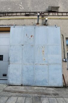 Vrata garážová / dílenská