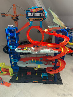garaž hotwheels ultimate