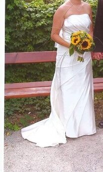 Svatební šaty slonová kost