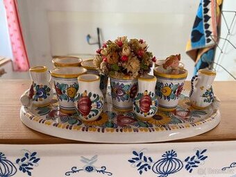 Krásná sada hrnečků