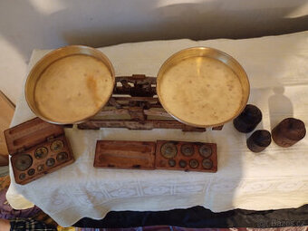 starožitná váha Eiwa + příslušenství