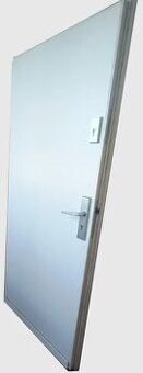 Vchodové dveře bezpečnostní - stáří/provoz 8 let