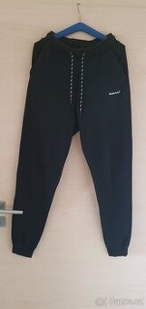 Černé tepláky, 165-170cm, zn. bekkin