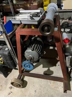 Cirkulárka / priprava 3KW motor 2850/ ot.m, remenice