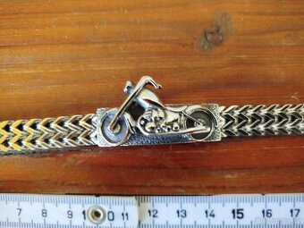 motorkářský náramek