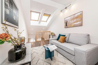 Atypický mezonetový 3+kk s výhledem, 62 m2, Hostivice