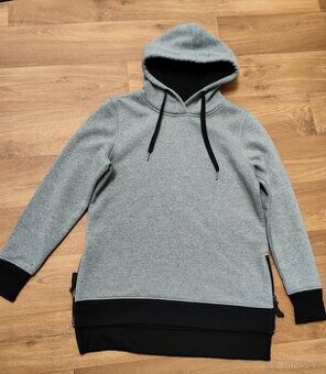 Balení dámských/dívčích mikin, kalhot a halenky vel. M