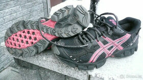 Běžecké černorůžové goretex trailové boty Asics vel.38.Dobr