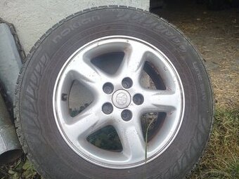 Toyota RAV4 - 1