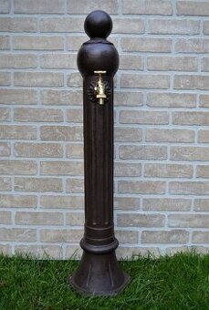 Zahradní kašna - vodovodní sloupek 96 cm -hnědý