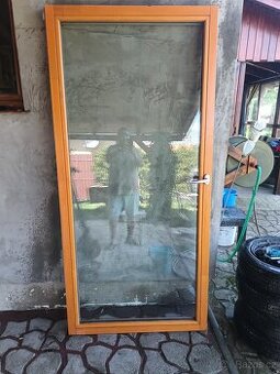Dřevěné balkónové dveře 109x224