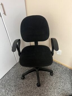 Otočná židle s područkami