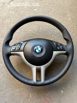 Volant BMW s airbegem po renivaci, bicepsy