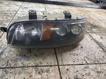 Fiat punto 2 předních světla