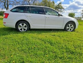 ŠKODA OCTAVIA 3 ORIGINÁL VANA KUFRU + ORIGINÁL KOBERCE