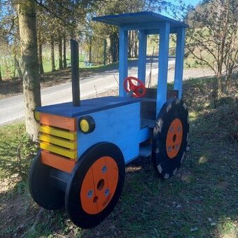 Dřevěný zahradní traktor - 1