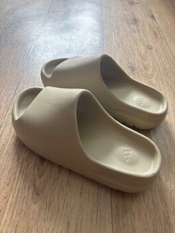 Yeezy Slide 41