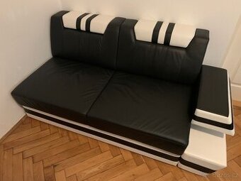 Kožený moderní gauč – černo-bílý