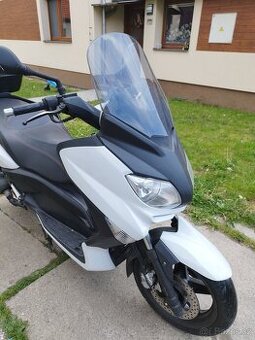 Yamaha xmax 125
