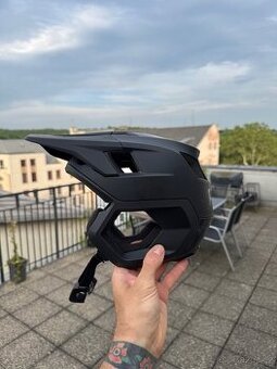 Cyklistická přilba Fox Racing Dropframe