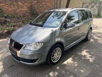 Volkswagen Touran 1.4tsi, naj 106 tis. km, vyhř. sedačky.