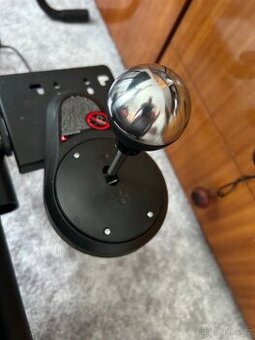 Thrustmaster TH8A shifter - 1