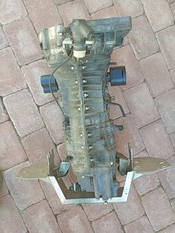 UN 1 Espace V6