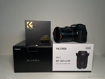 Fujifilm X-H2S + Viltrox 13 mm f/1.4 + ND filtr + 3× baterie