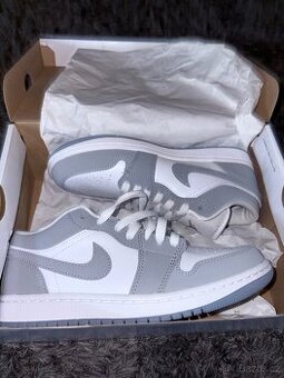 Nike Jordan 1 Low – dámské, vel. 38