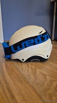 Helma s brýlemi na lyže