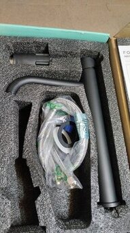 Dřezová baterie černá nová.