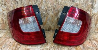 Škoda Superb 2 Combi predlift, prave & levé zadní světlo
