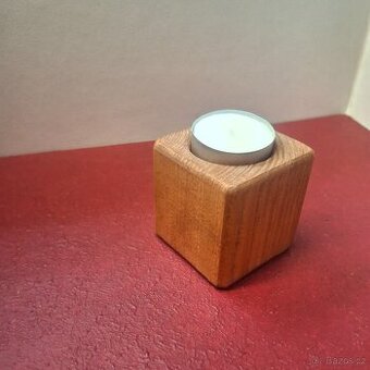 Dřevěný svícen