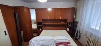 Sada ložnicových skříní