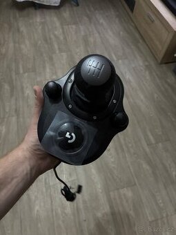 Logitech G29 řadící páka