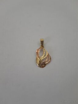 Zlatý přívěšek,dvojí zlato
