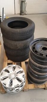 Sada plechových disků a letních pneu