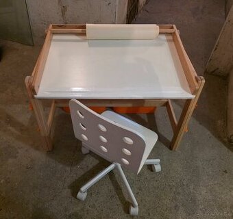 Dětský psací stůl Flisat Ikea